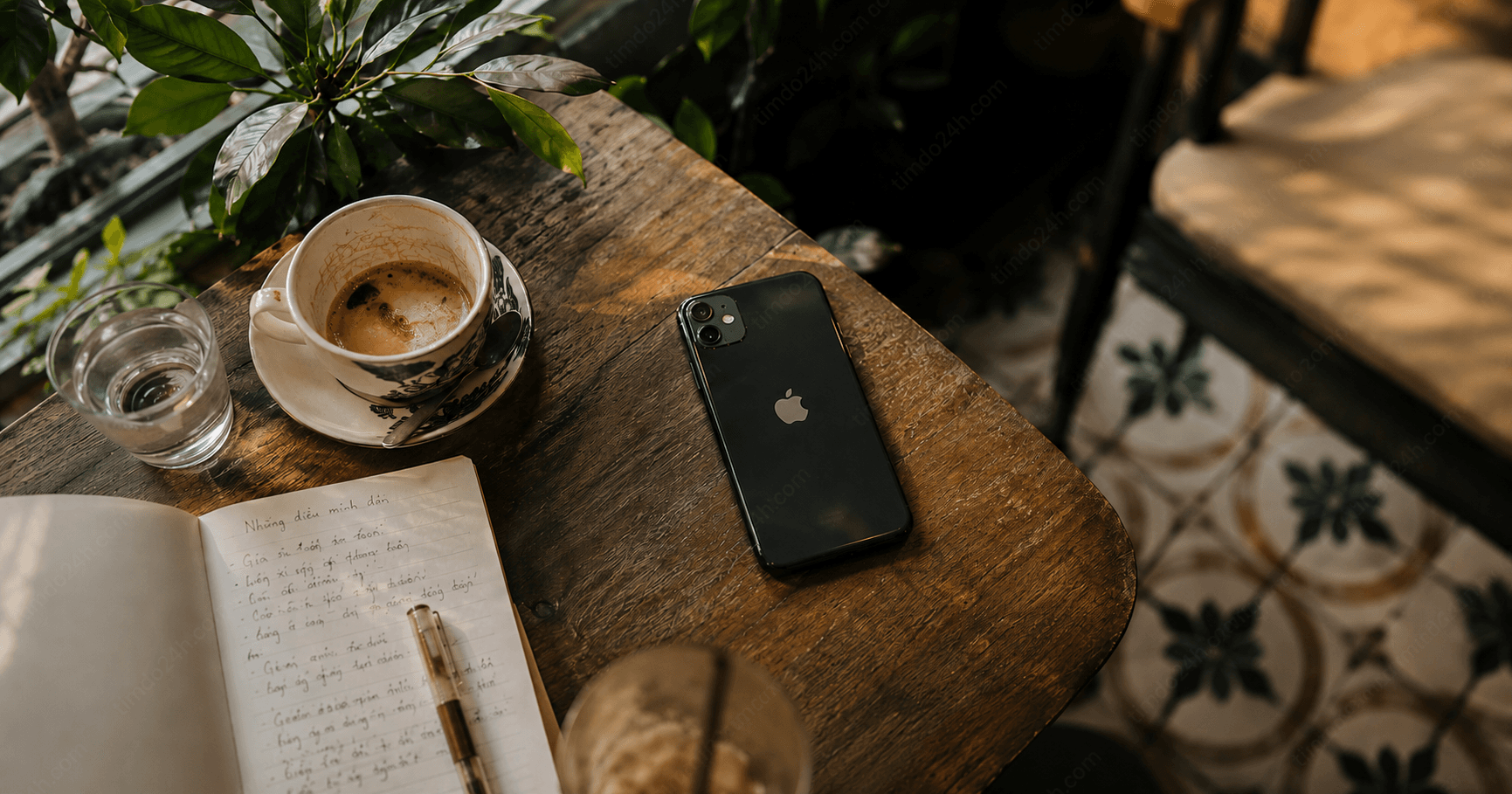 Cách tìm lại điện thoại rơi tại quán cà phê: checklist 24h vàng