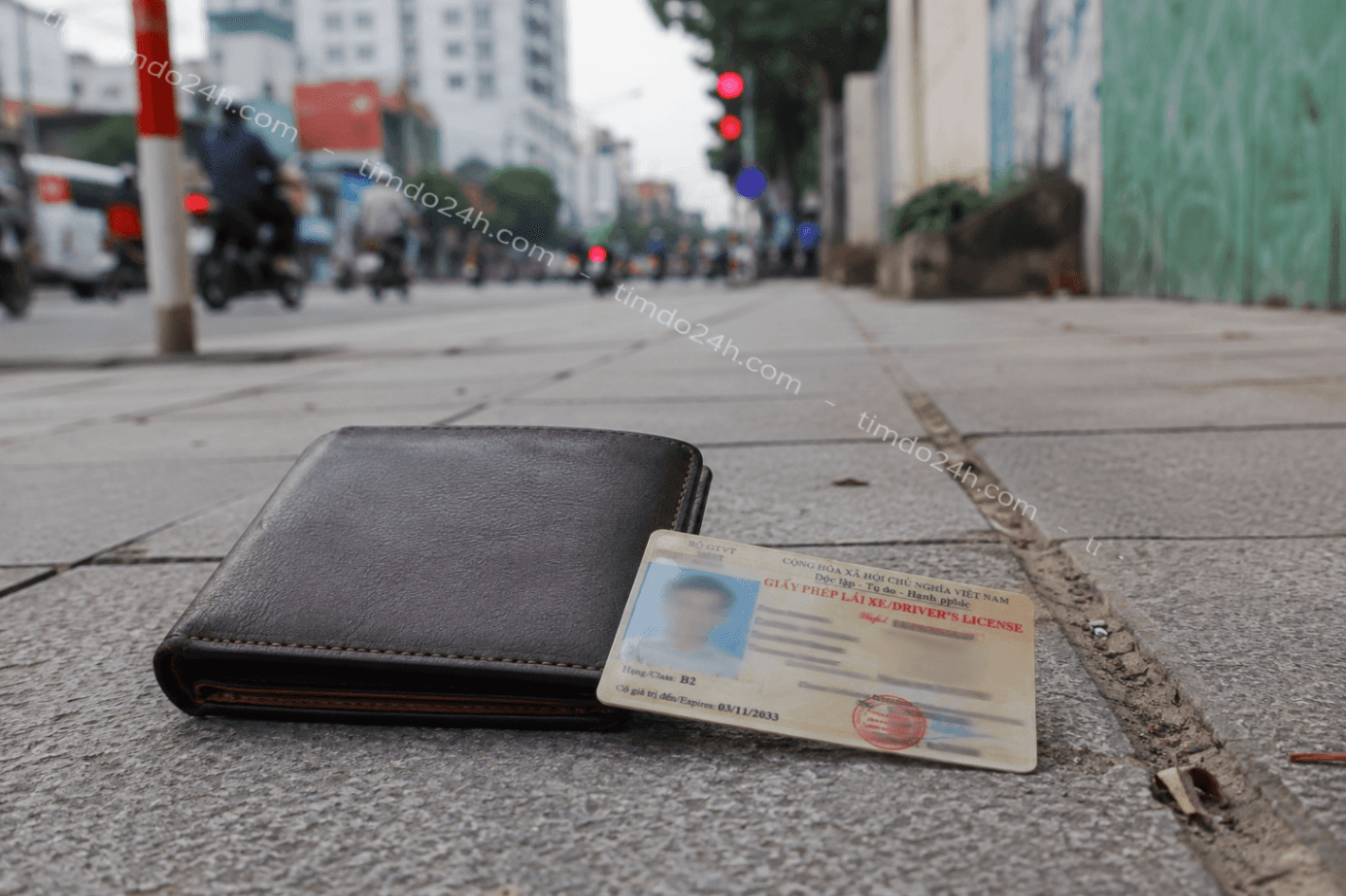 Rơi bằng lái xe ngoài đường - Làm gì trước khi xin cấp lại 2026?