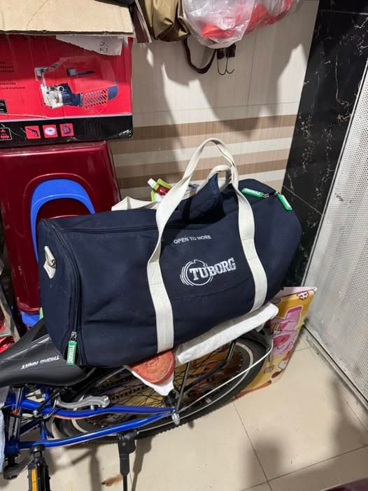 Nhặt được túi thể thao