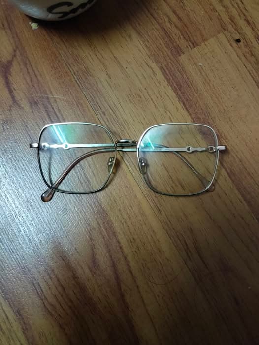 Nhặt được kính của 1 bạn nữ tại Hà Nội 