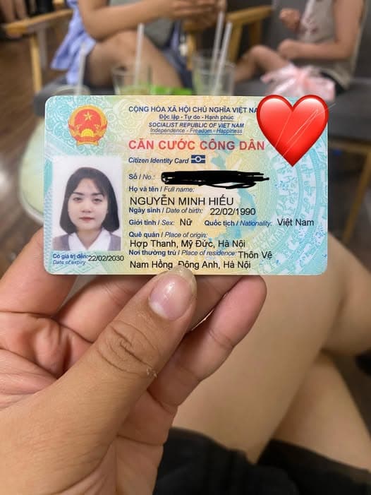 Nhặt được giấy tờ: "Nguyễn Minh Hiếu" trong ngõ nhà cô Hoan Thuỷ bán cháo chỗ gần Cổng làng Văn Nội