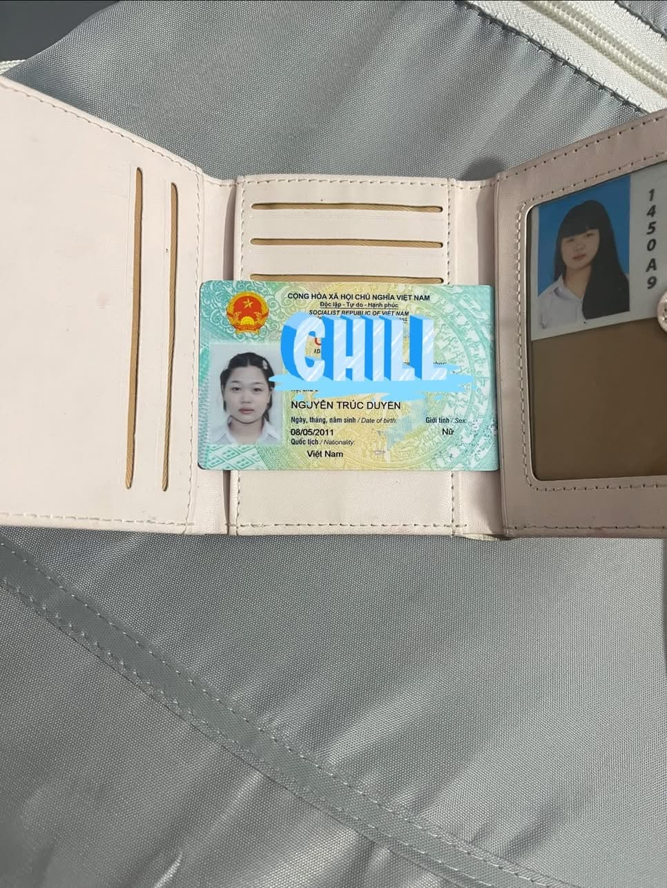 Mình nhặt Được 1 ví của Bé Gái 