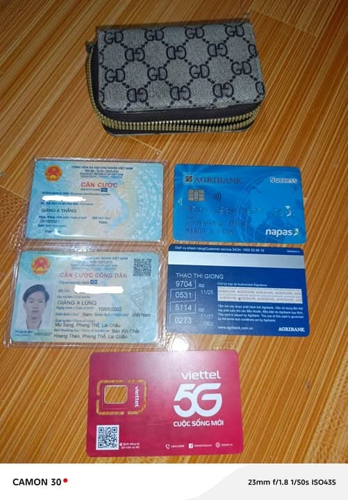 Nhặt được ví giấy tờ tên Giàng A Lủng