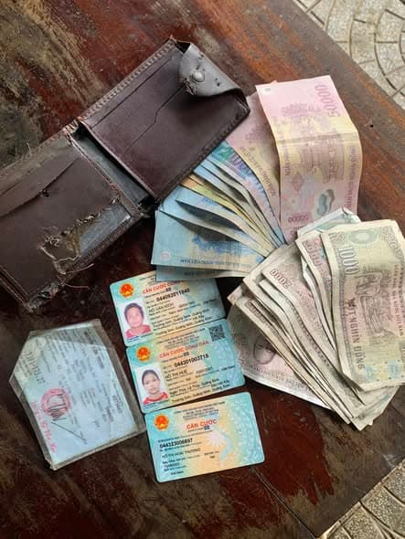 Nhặt được giấy tờ Hồ Văn Kích và Hồ Thị Huệ