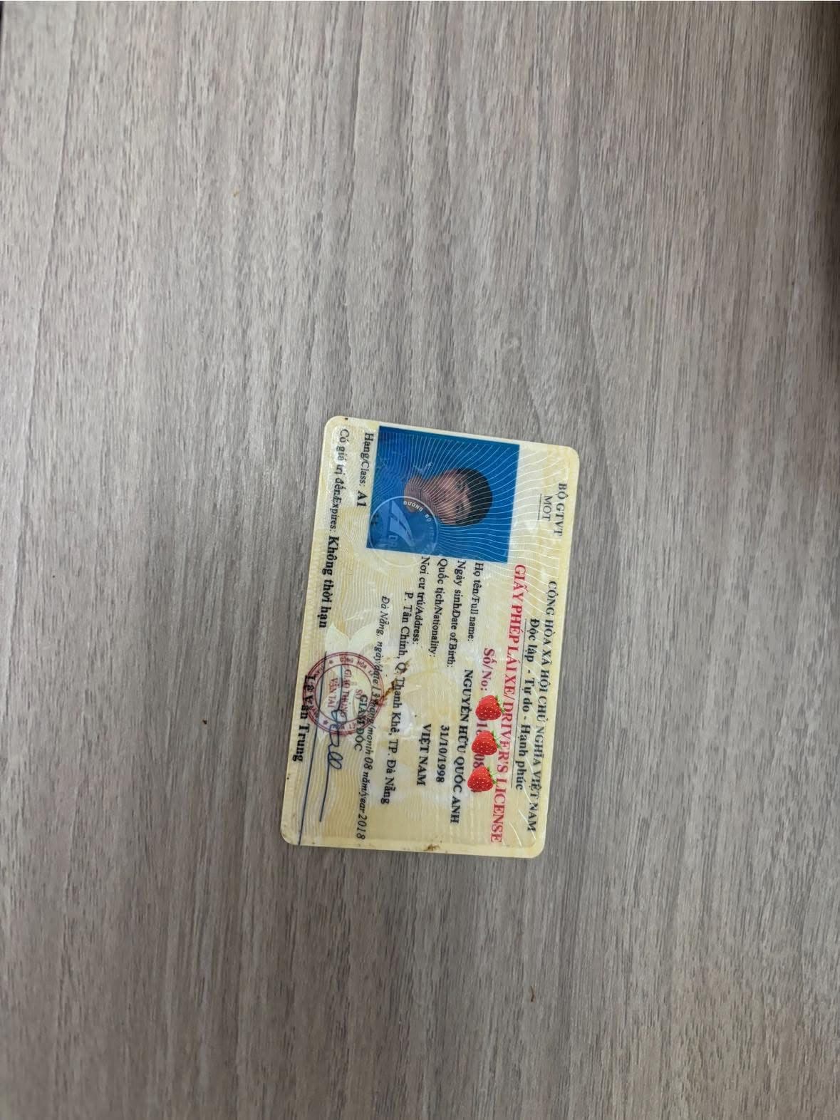 GPLX Nguyễn Hữu Quốc Anh e nhặt được đoạn Cầm Bá Thước quận Phú Nhuận ạ