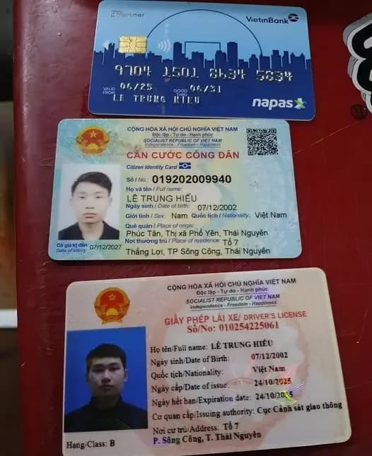 Tìm người đánh rơi đồ liên hệ nhận lại qua số điện thoại