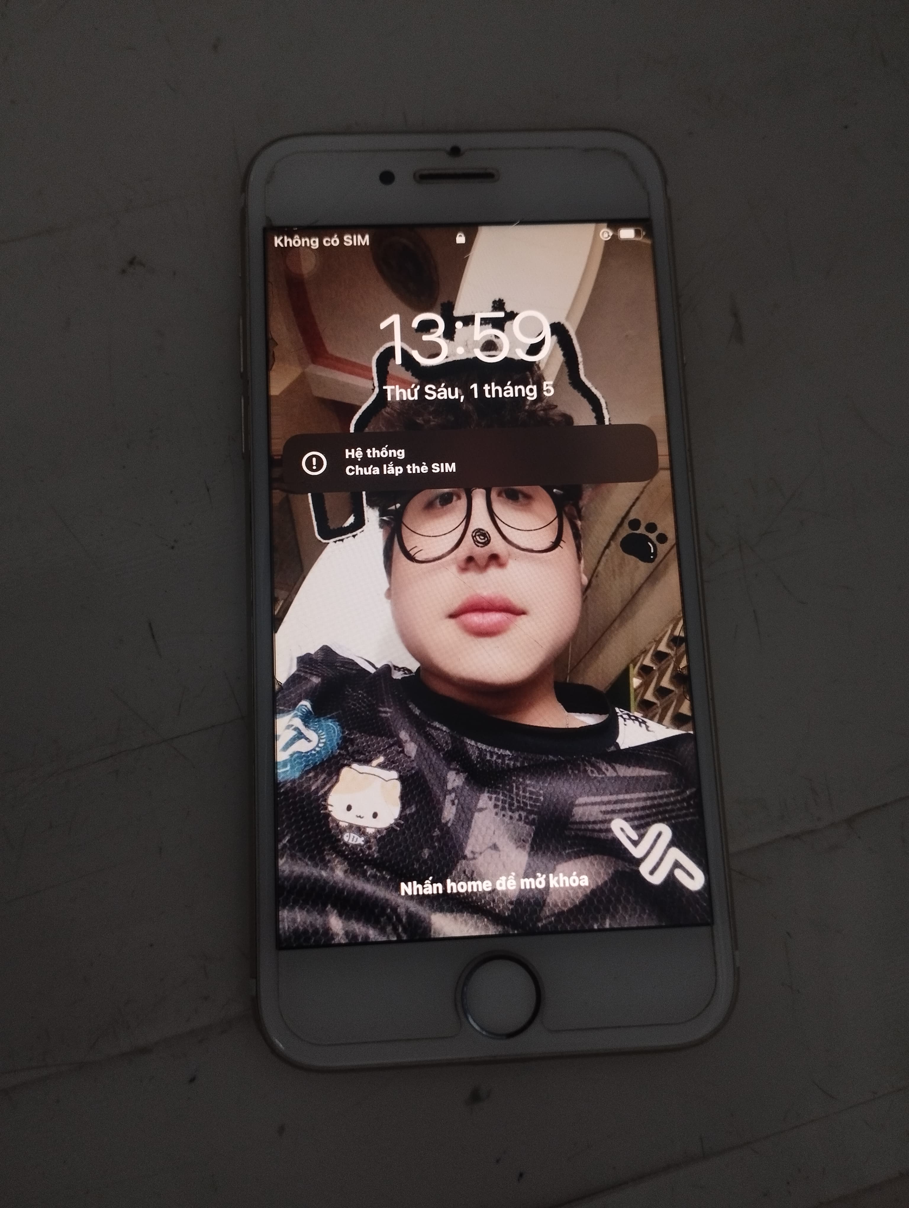 - Mình có nhặt được 1 đt iphone 7. Hình nền như ảnh.  - Ai là chủ nhân Liên Hệ mình nhận lại. HCM