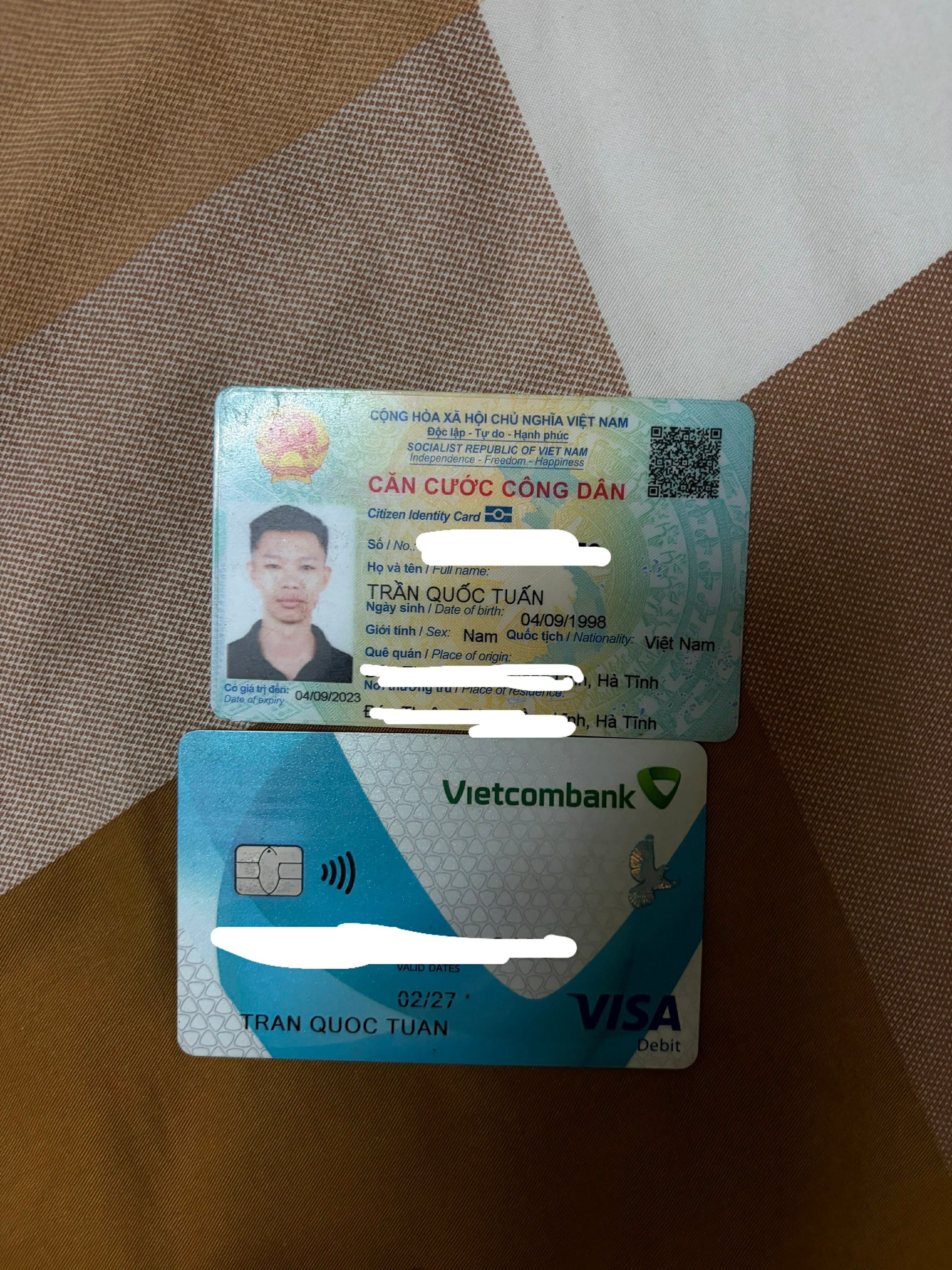 Nhặt được giấy tờ Trần Quốc Tuấn tại Tân Xuân Hà Nội