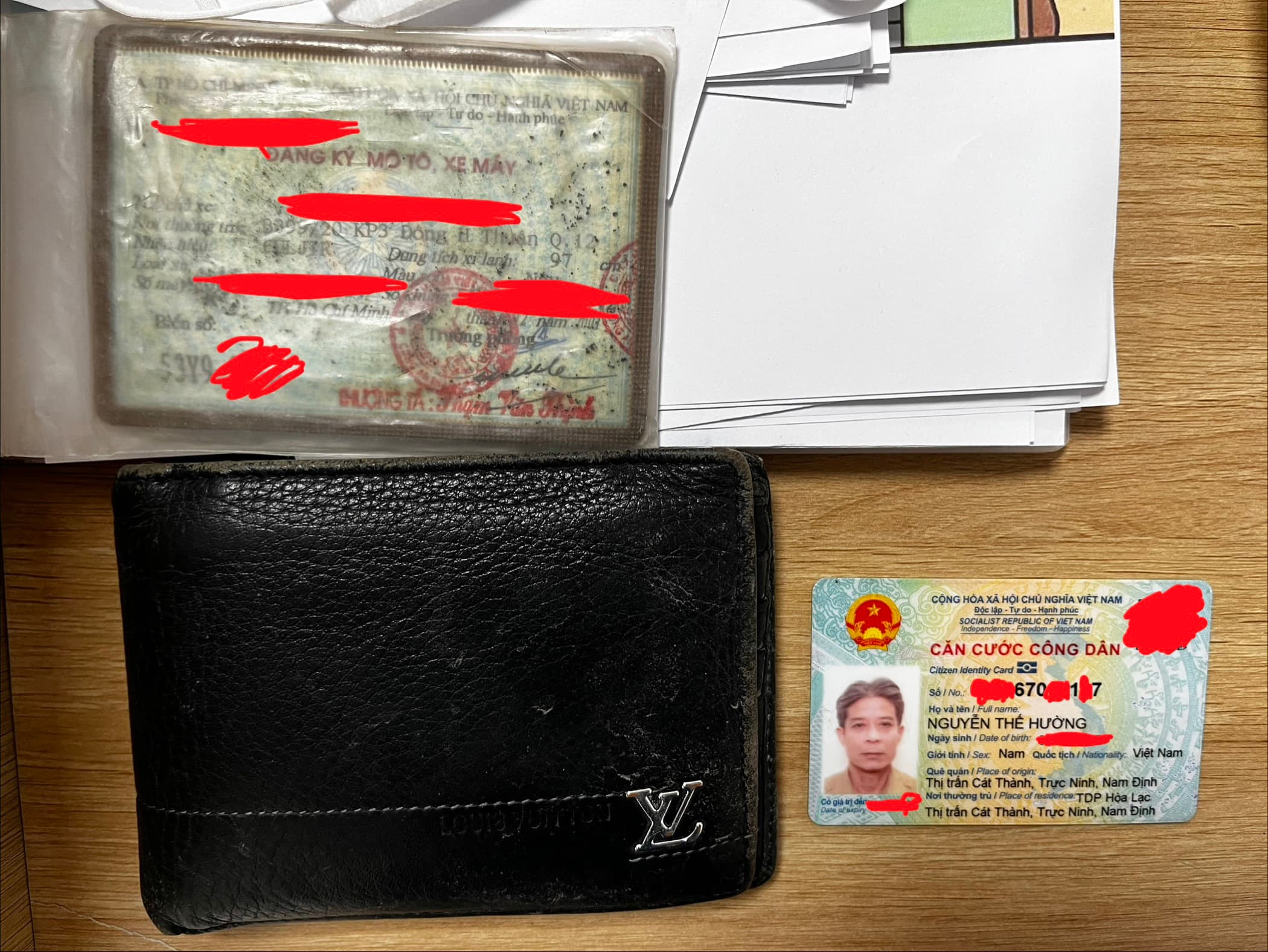 E nhặt đc ví có tên Nguyễn Thế Hường