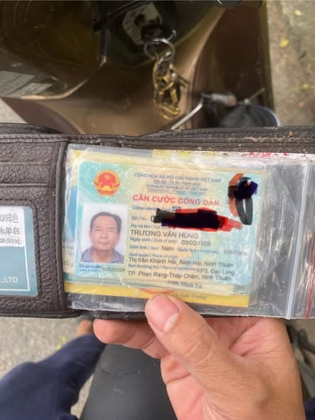 Nhặt được giấy tờ  Trương Văn Hùng