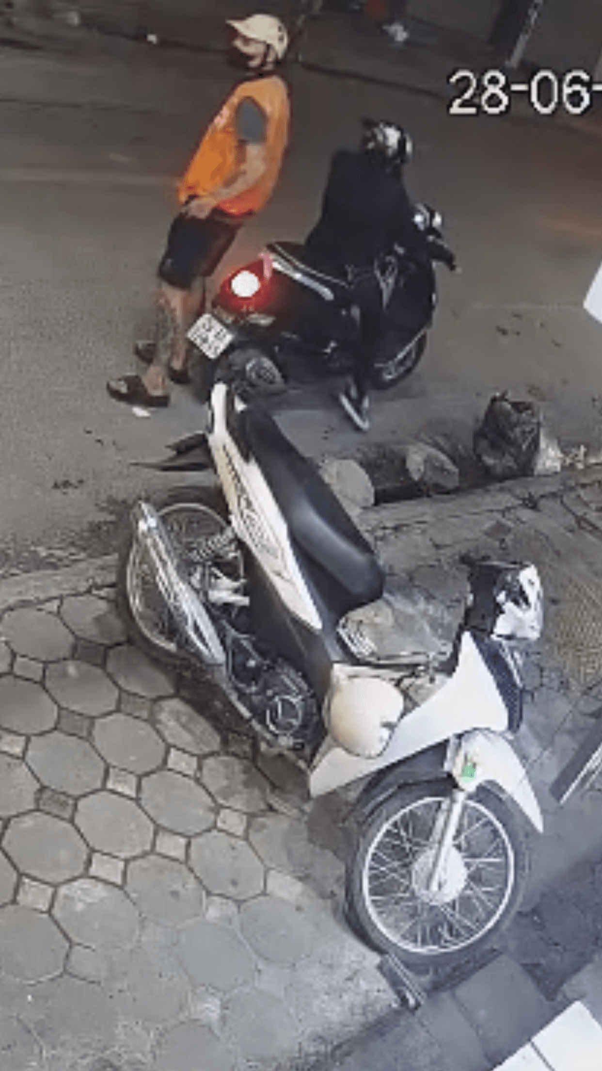 [Lương Thế Vinh, Thanh Xuân, HN] Tìm xe wave 110cc trắng bị trộm