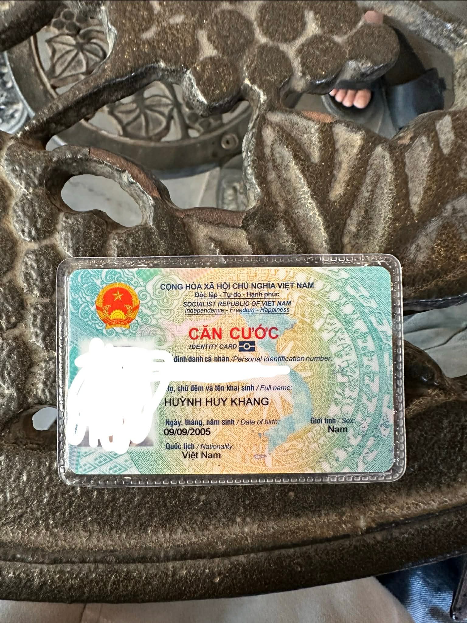 Em bị roi ví có cccd tên Huỳnh Huy Khang sn 2005 roi ở đường Thạnh Xuân , thới an quận 12 TP HCM 