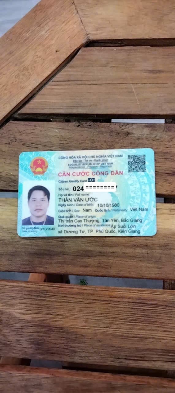 Rơi ví da nâu có cccd , bằng lái xe và 1 số giấy tờ khác . phà rạch giá về phú quốc