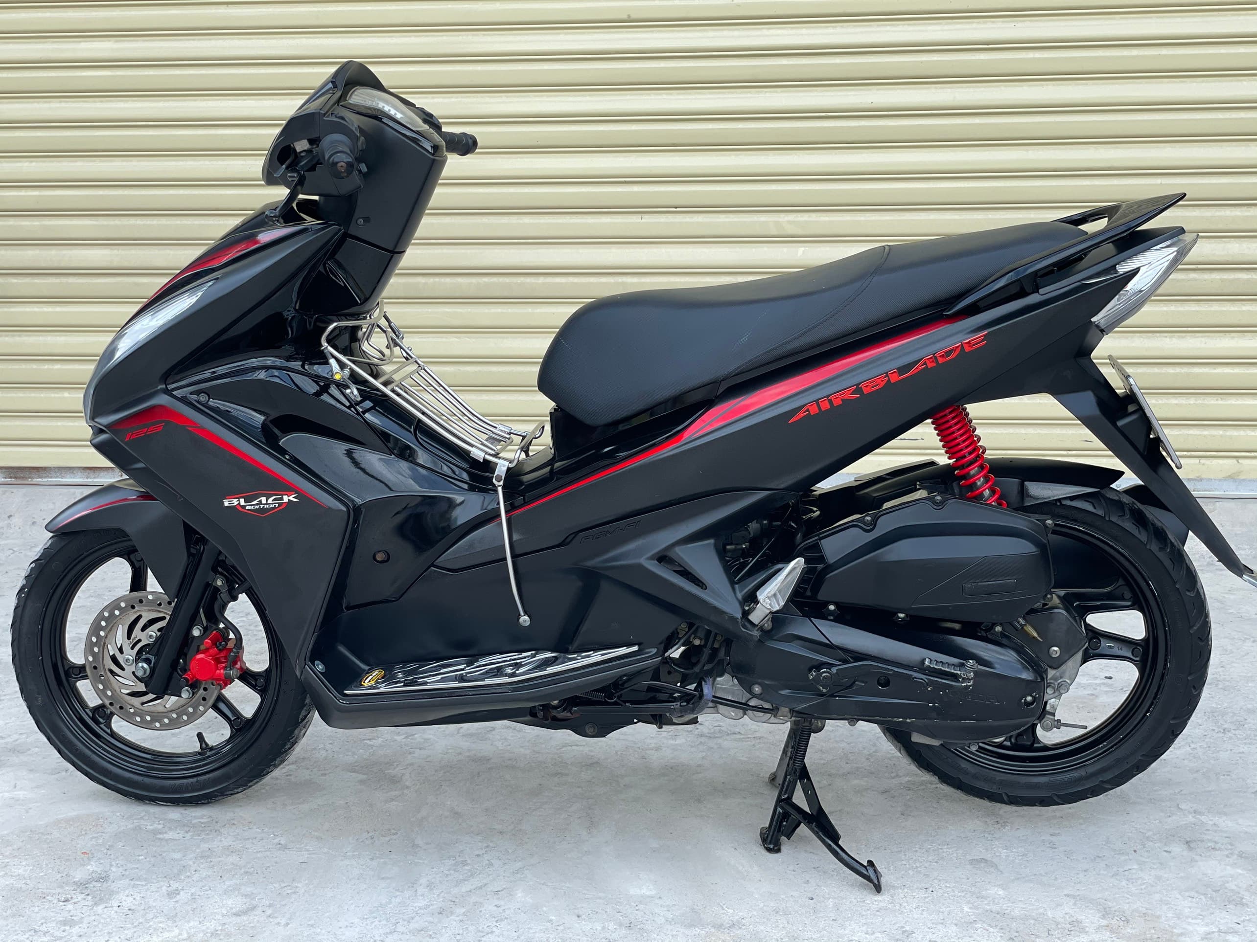 Tìm xe máy Honda Air blade - Xin hậu tạ chu đáo