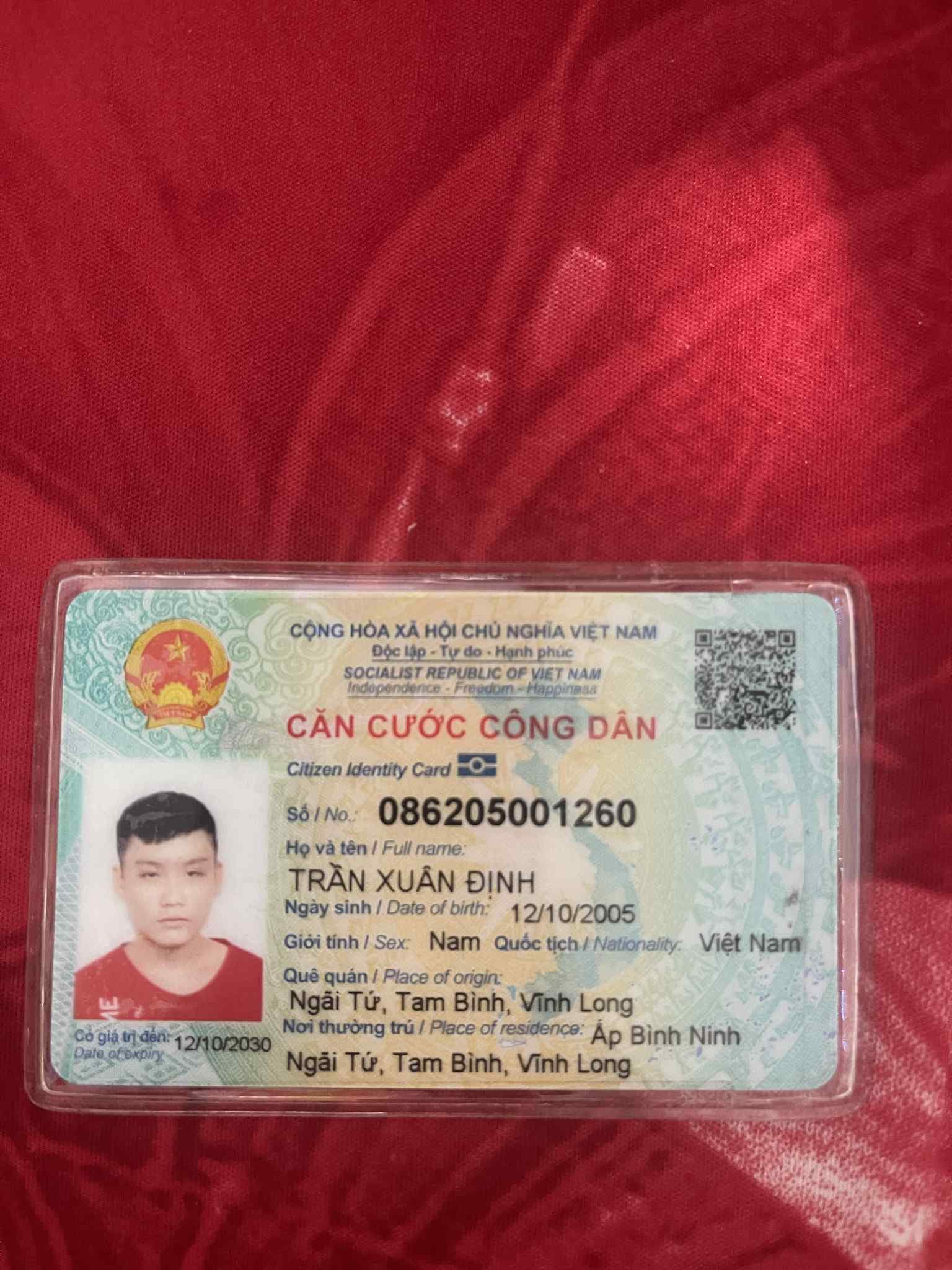 Rơi /Ví giấy tờ tùy thân Trần Xuân định/2005 12/10