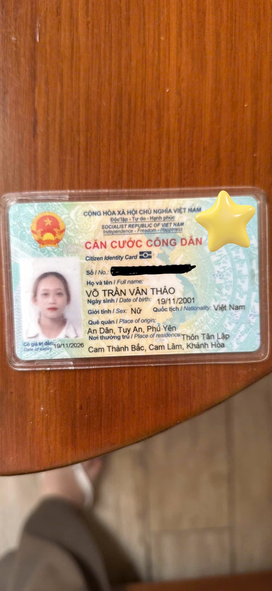  E có đánh rơi chiếc ví  nhỏ màu xanh lá , trong đó có giấy tờ xe và cccd  tiền mặt hơn 1tr