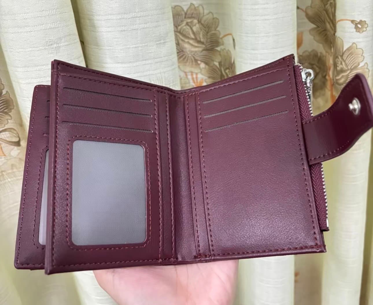 Rơi ví tiền / NGUYỄN THỊ NGỌC TRINH 2004 ở Bình Dương ( long hoà ) 