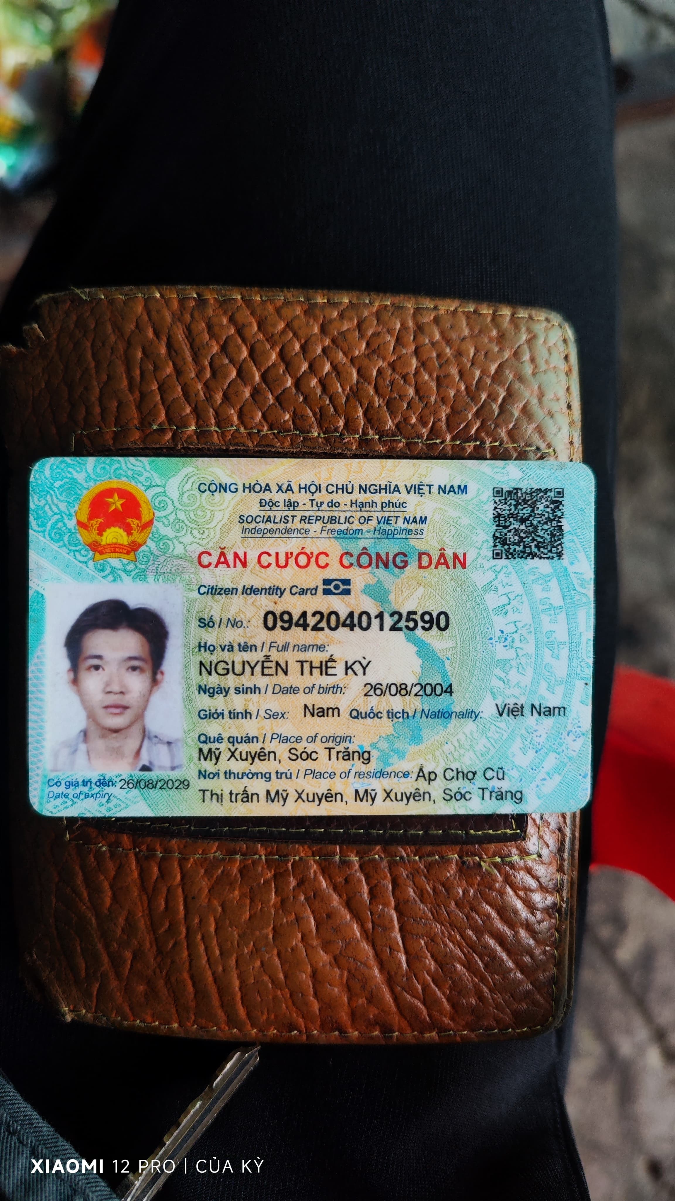 Em tìm 1 cái bóp màu nâu