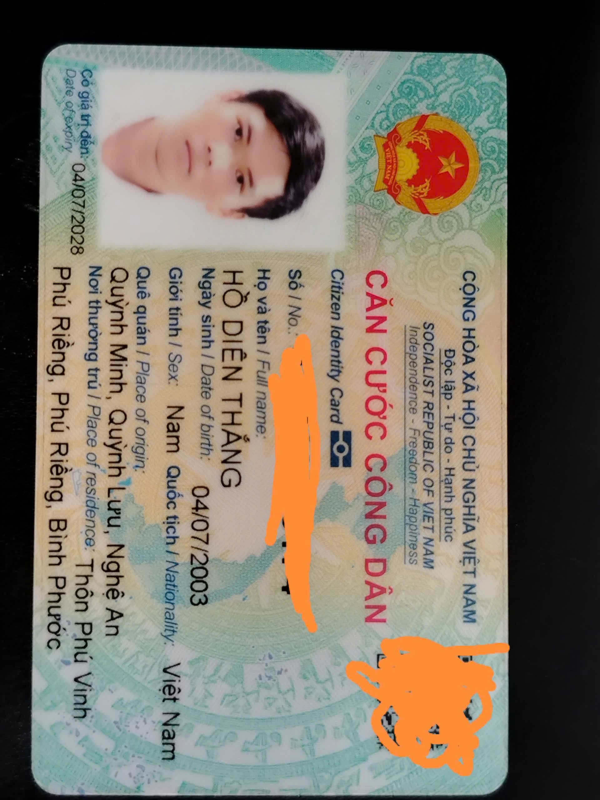 Em rớt ví  trong đó có CCCD  Hồ Diên Thắng 2003 rới ở  Quận 9 TP. Hồ Chí Minh