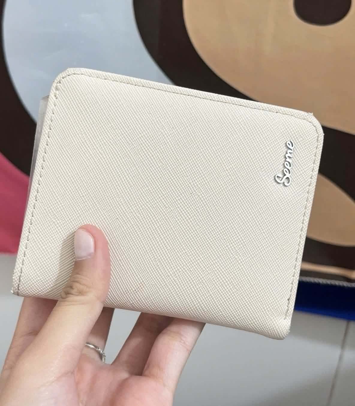 rơi ví cccd giấy tờ xe tên LÊ QUỲNH ANH 2009 rơi ở CẦN THƠ