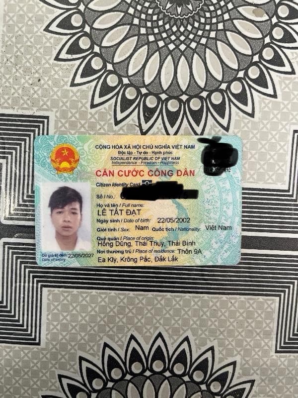 Di chuyển đến đường nguyễn công trứ  Em có đáng rơi 1 chiếc ví màu đen 