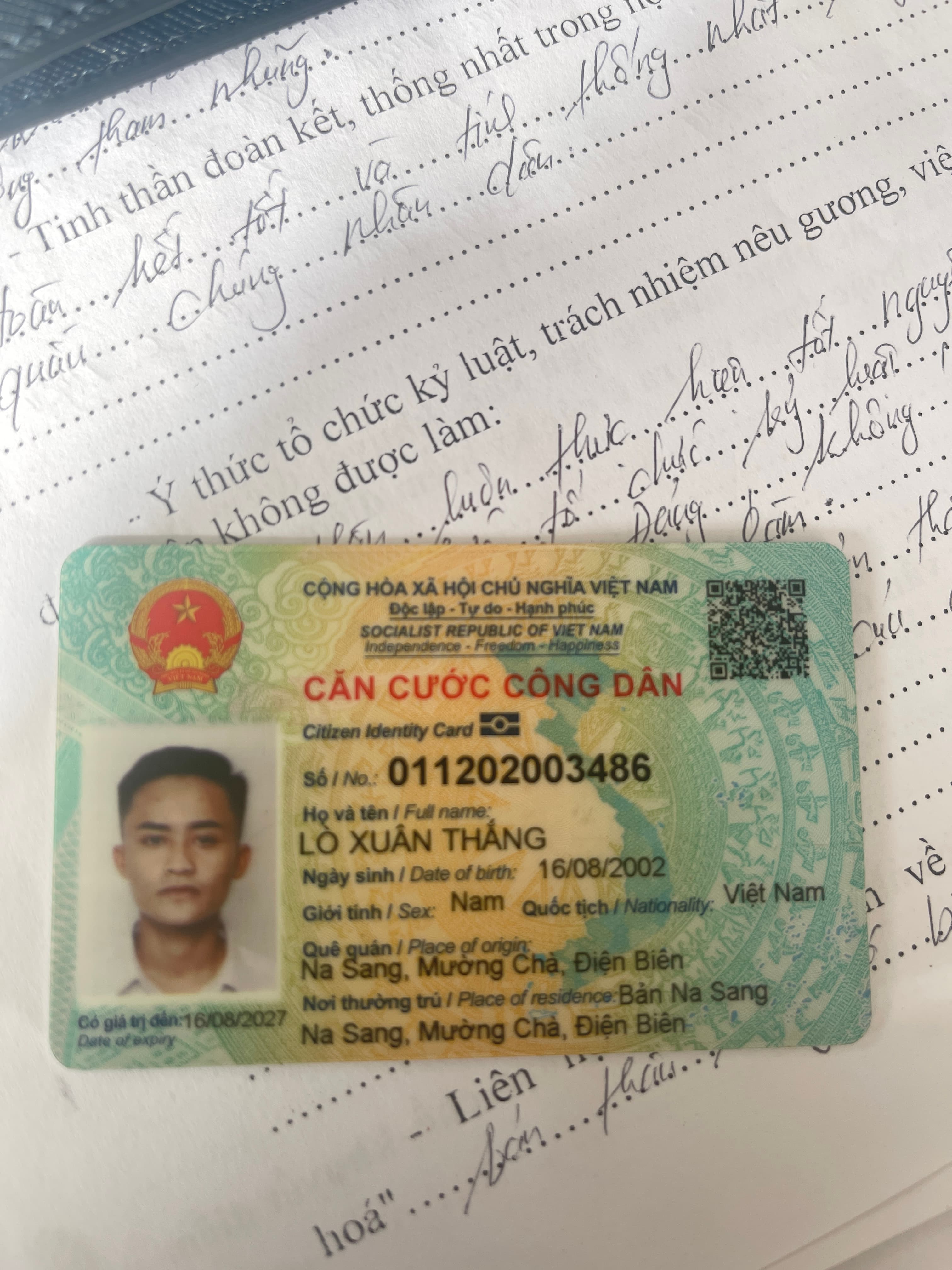 Rơi ví gồm các giấy tờ CCCD ,GPLX, thẻ đảng viên  và một số giấy tờ quan trọng khác: LÒ XUÂN THẮNG