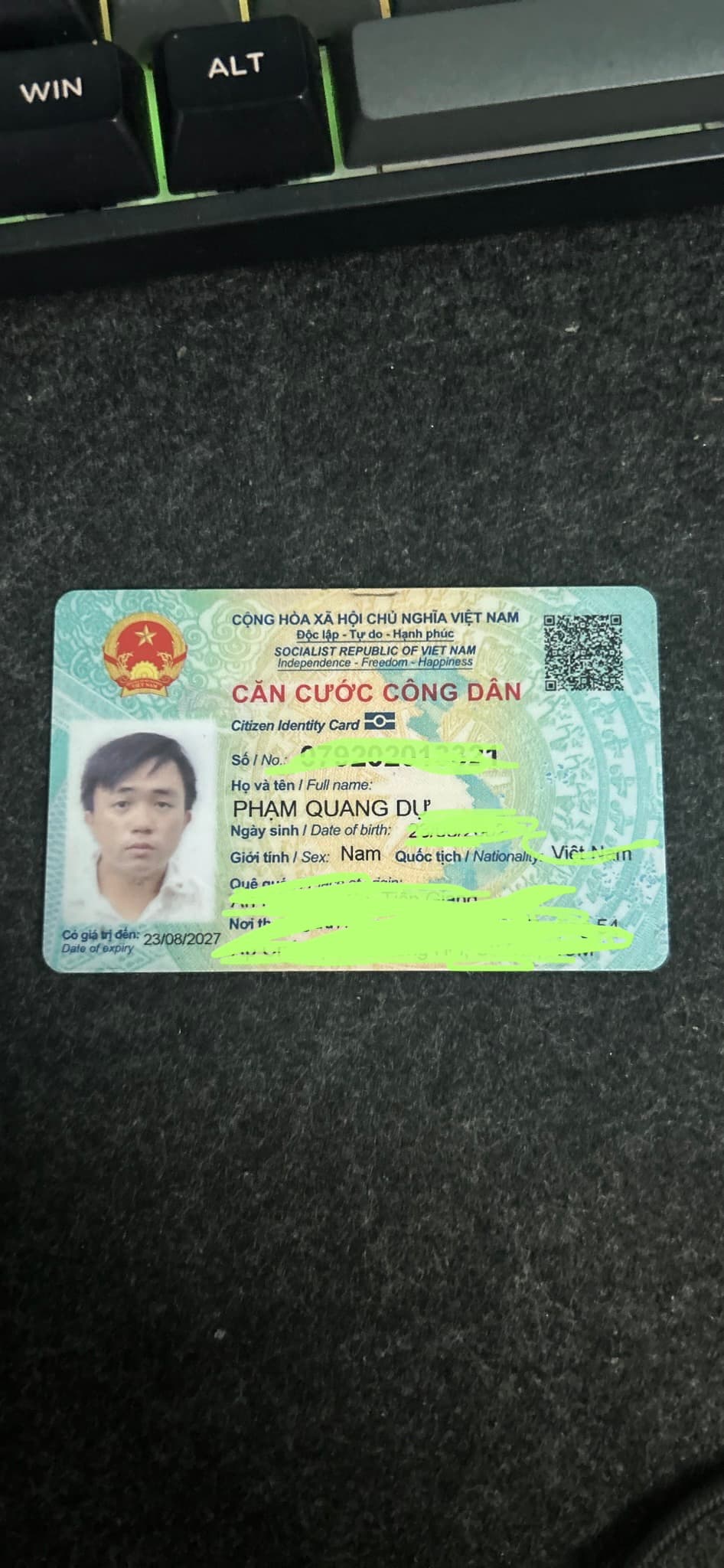 Em cần tìm ví giấy tờ tuỳ thân Phạm Quang Dự 2002 rơi ở khu vực Q12-Q5