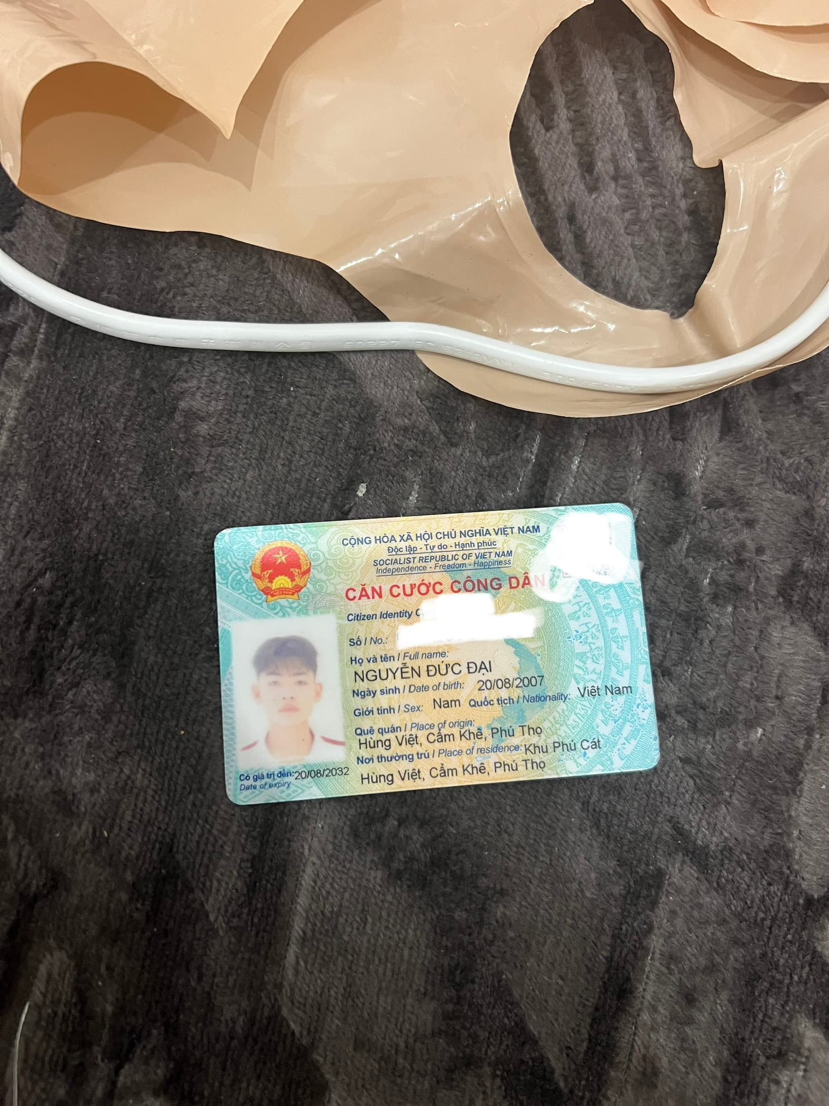 Tìm Cccd ạ