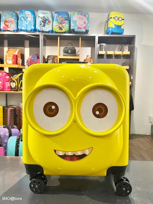 RƠI VALI TO HÌNH MINION TRÊN ĐƯỜNG BIỂN – HỘI AN QUÃNG NGÃI 