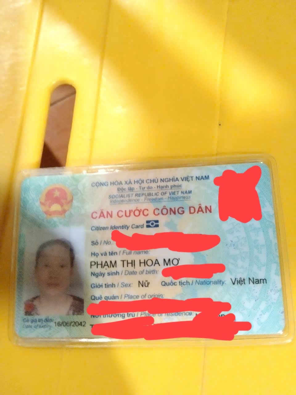 Có rơi 1 túi da màu đen 