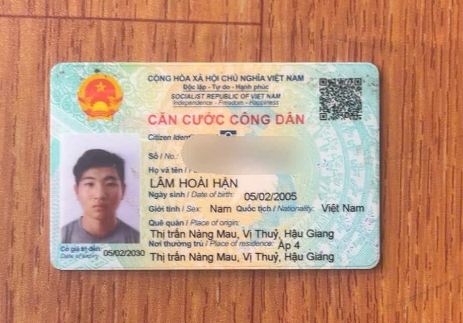 có làm rơi ví giấy tờ tùy thân Lâm Hoài Hận 2005 rơi ở đường KDL ông đề hướng ra QL61