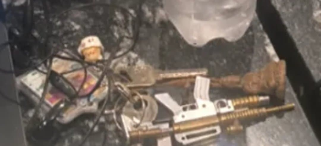 Rơi chìa khoá xe , Tối 30/11 dọc bờ sông từ bia quốc học - cầu gỗ lim  - cầu tràng tiền Huế