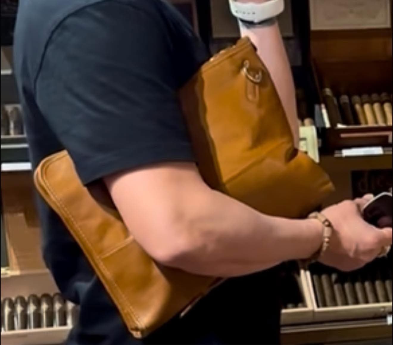 Rơi túi đồ có giấy tờ tuỳ thân Đặng Thế Bình 1982 ở Bình Dương