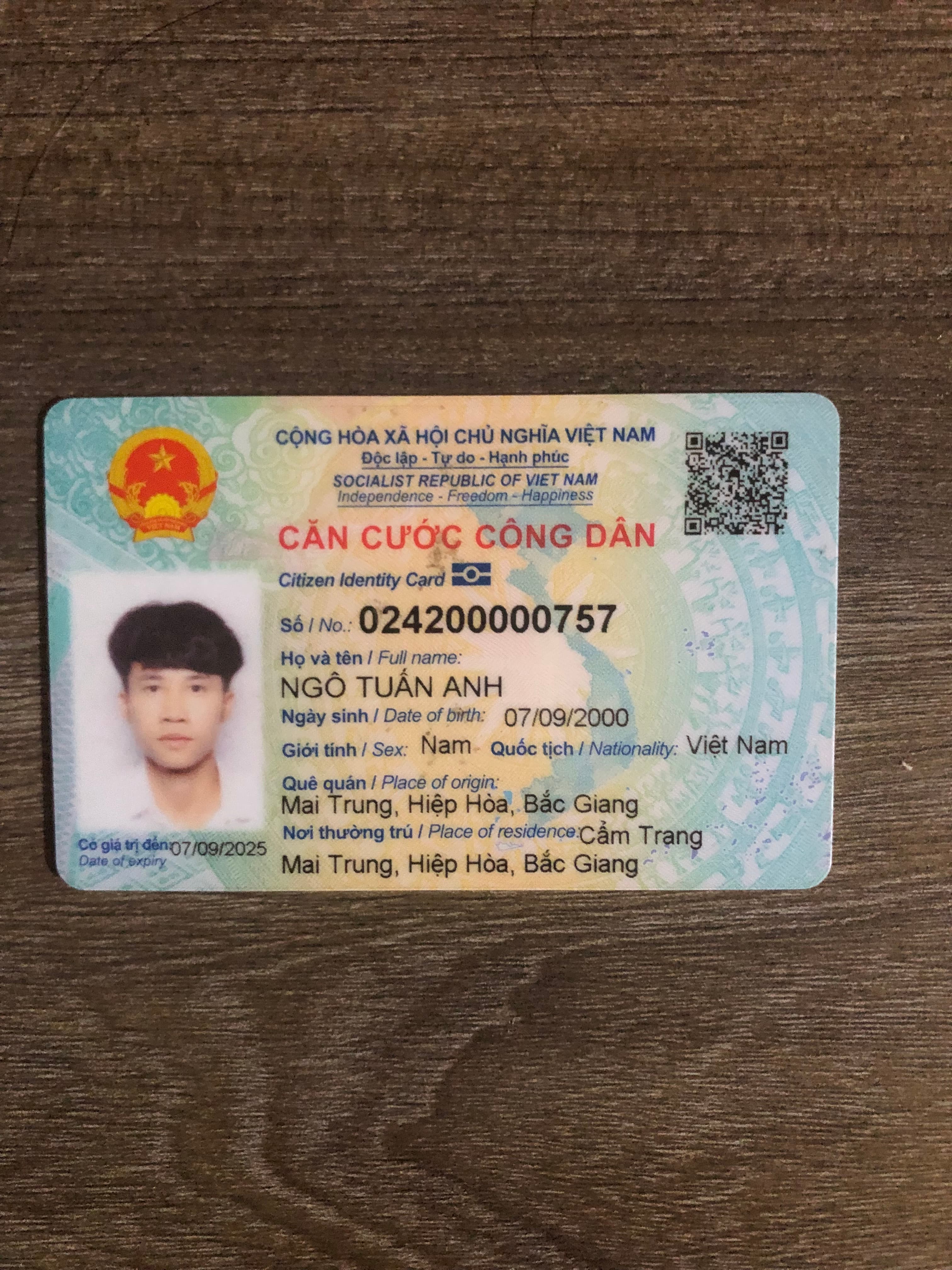 Ví kèm giấy tờ cá nhân : Ngô Tuấn Anh 2000 rơi ở Hạ Long - Quảng Ninh