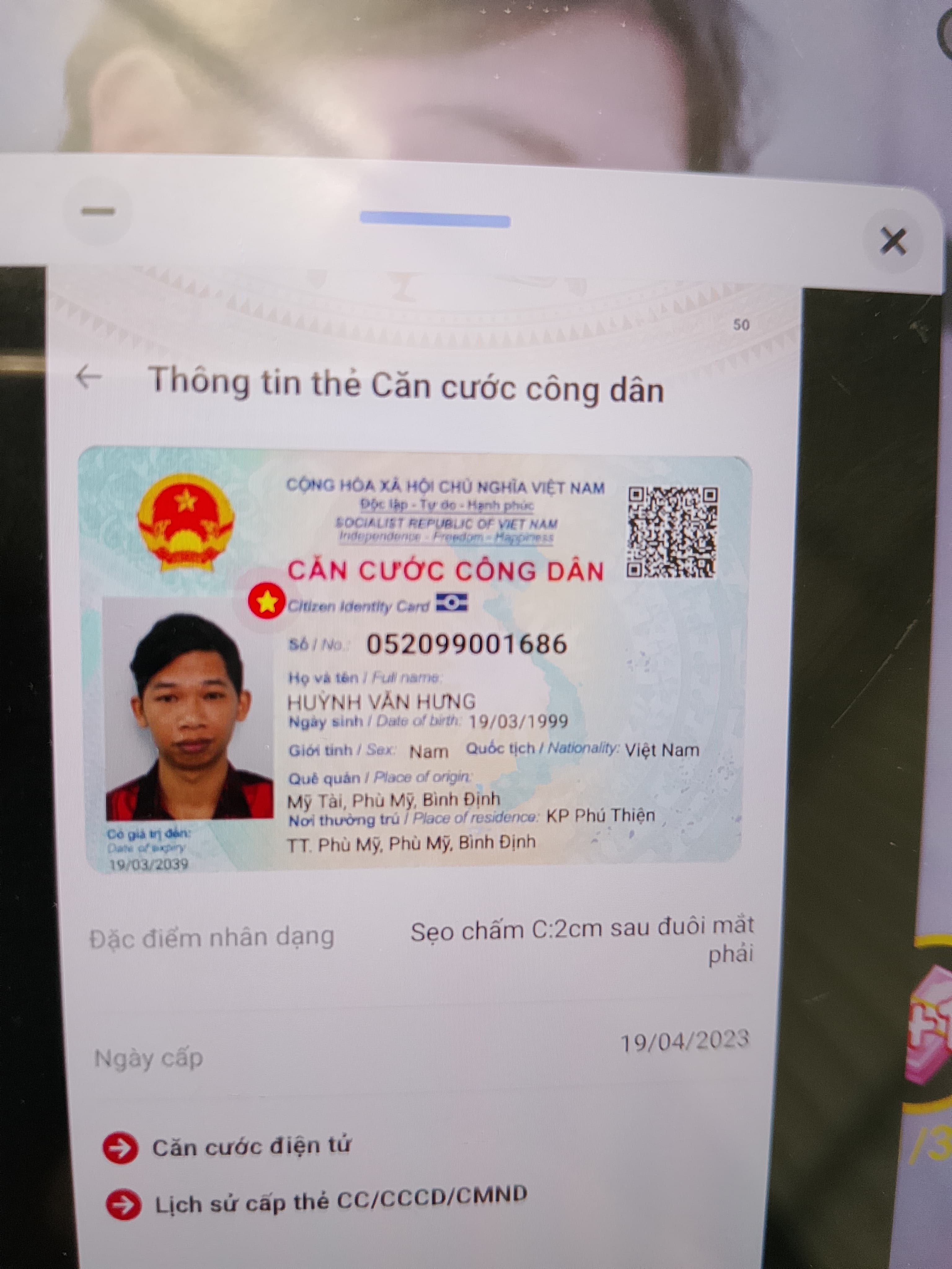 Giấy tờ tùy thân 