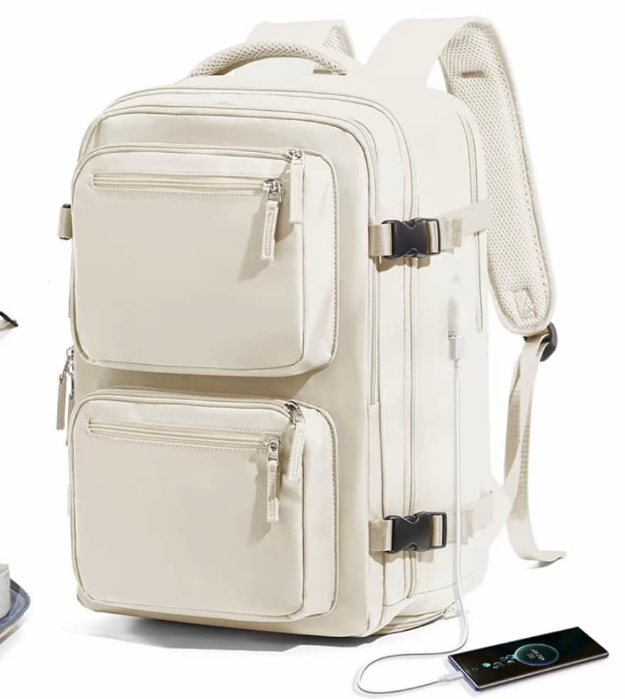 Rơi balo ở cổng trường Đại Học Công Đoàn