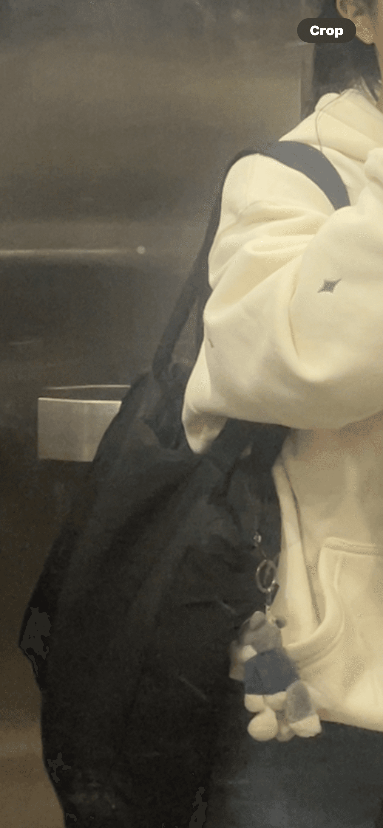 Đánh rơi túi xách đi học