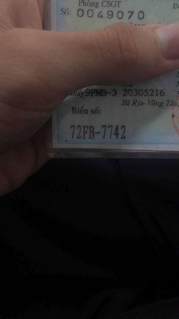 Làm rơi giấy tờ xe