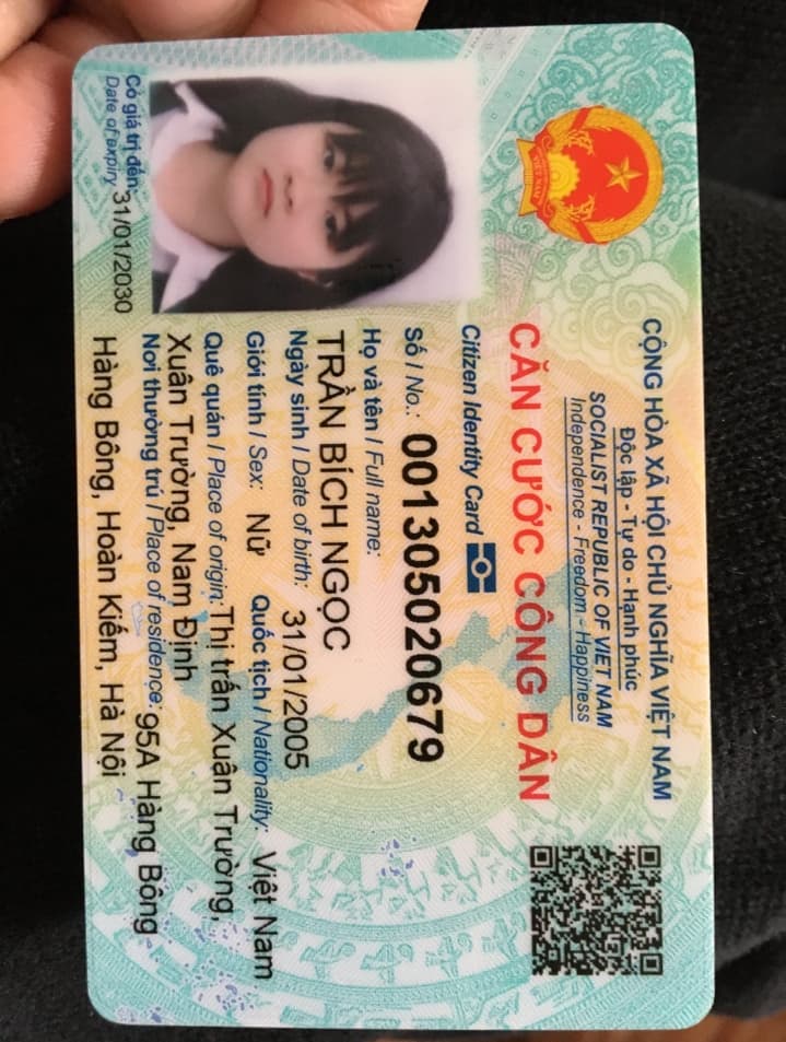 Mình cần tìm lại chiếc túi dạng hộp bút màu hồng 