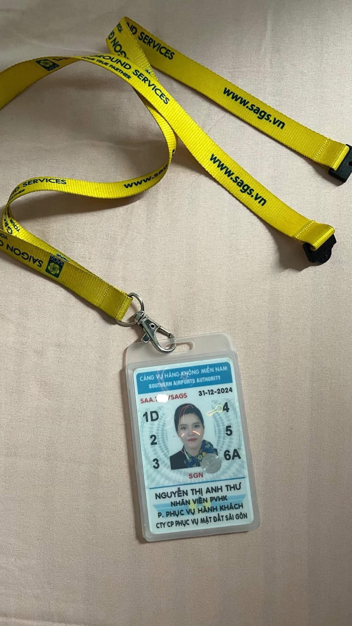 Mình vừa làm rơi thẻ nhân viên sân bay khu vực Tân Bình, quận 12.