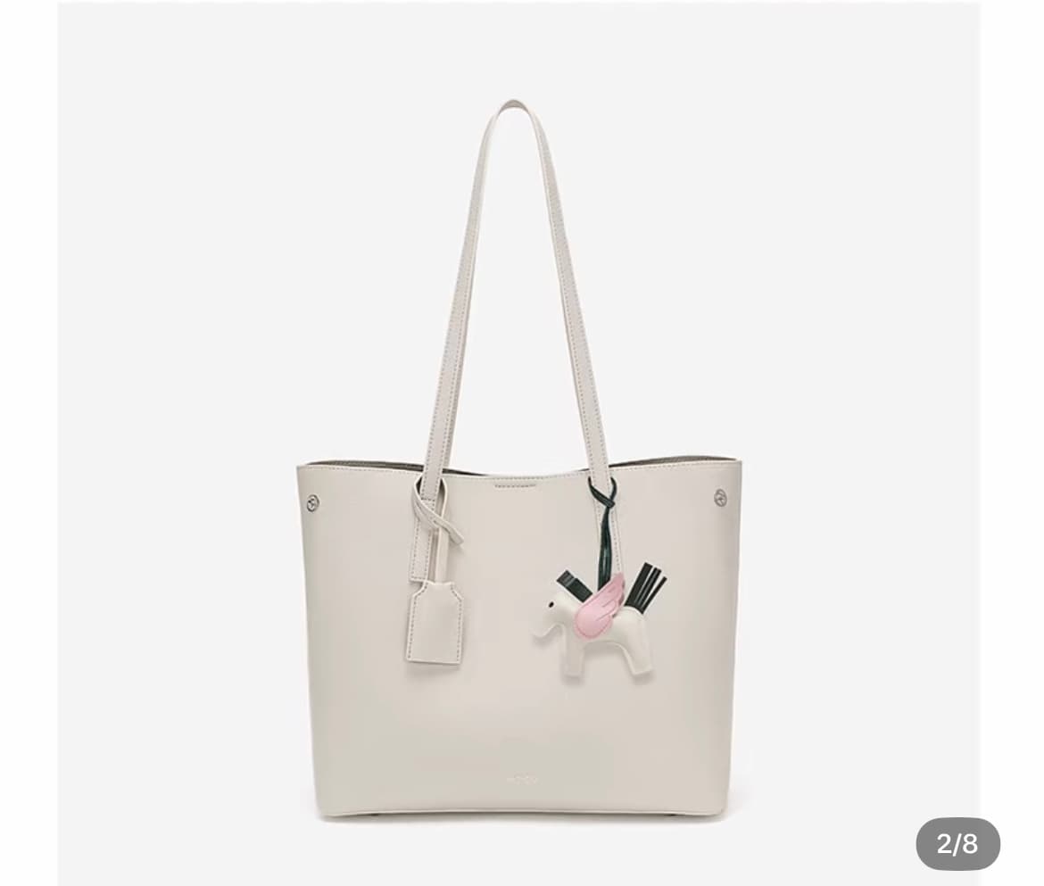 Rơi túi đồ Nguyễn Ngọc Anh Thư rơi ở Hà Nội