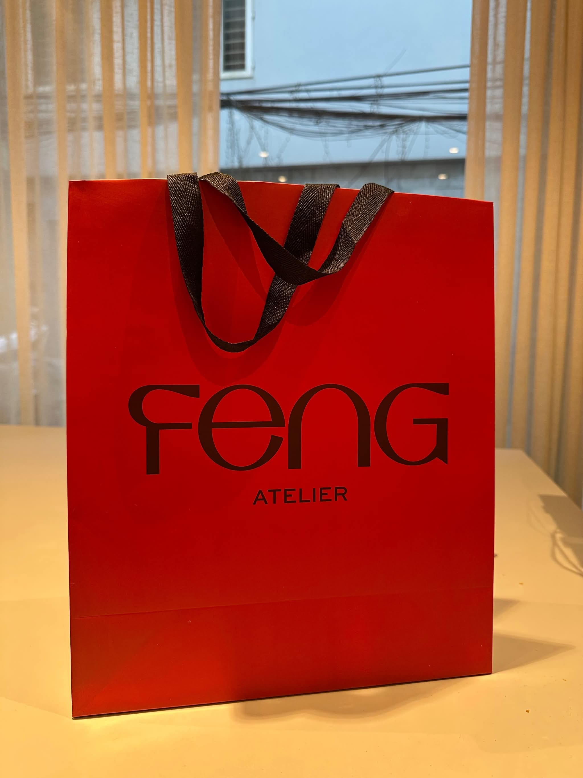 Tìm quần áo mới mua hãng FENG Atelier