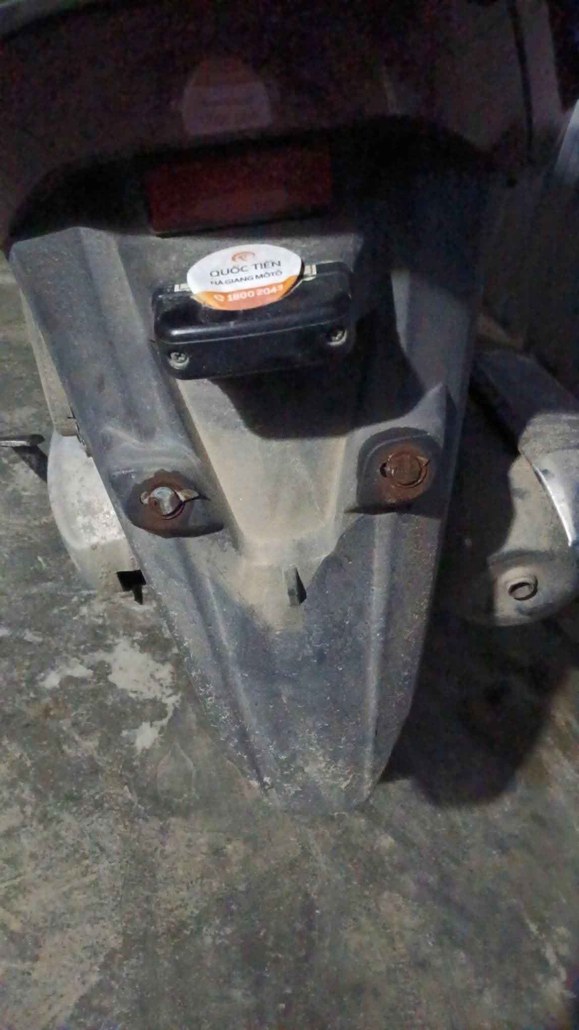 Mình vừa rơi biển số xe 92-N1-28699 khu vực từ tam xuân đến tam kỳ nhặt được liên hệ số 0389880922