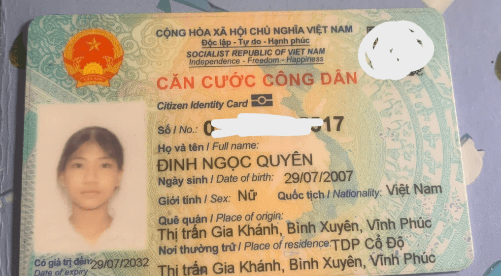 ai thấy hoặc bị cắm tiệm cầm đồ nào liên hệ cho em với xin trân thành hậu tạ sau ốp có cccd nữa ạ