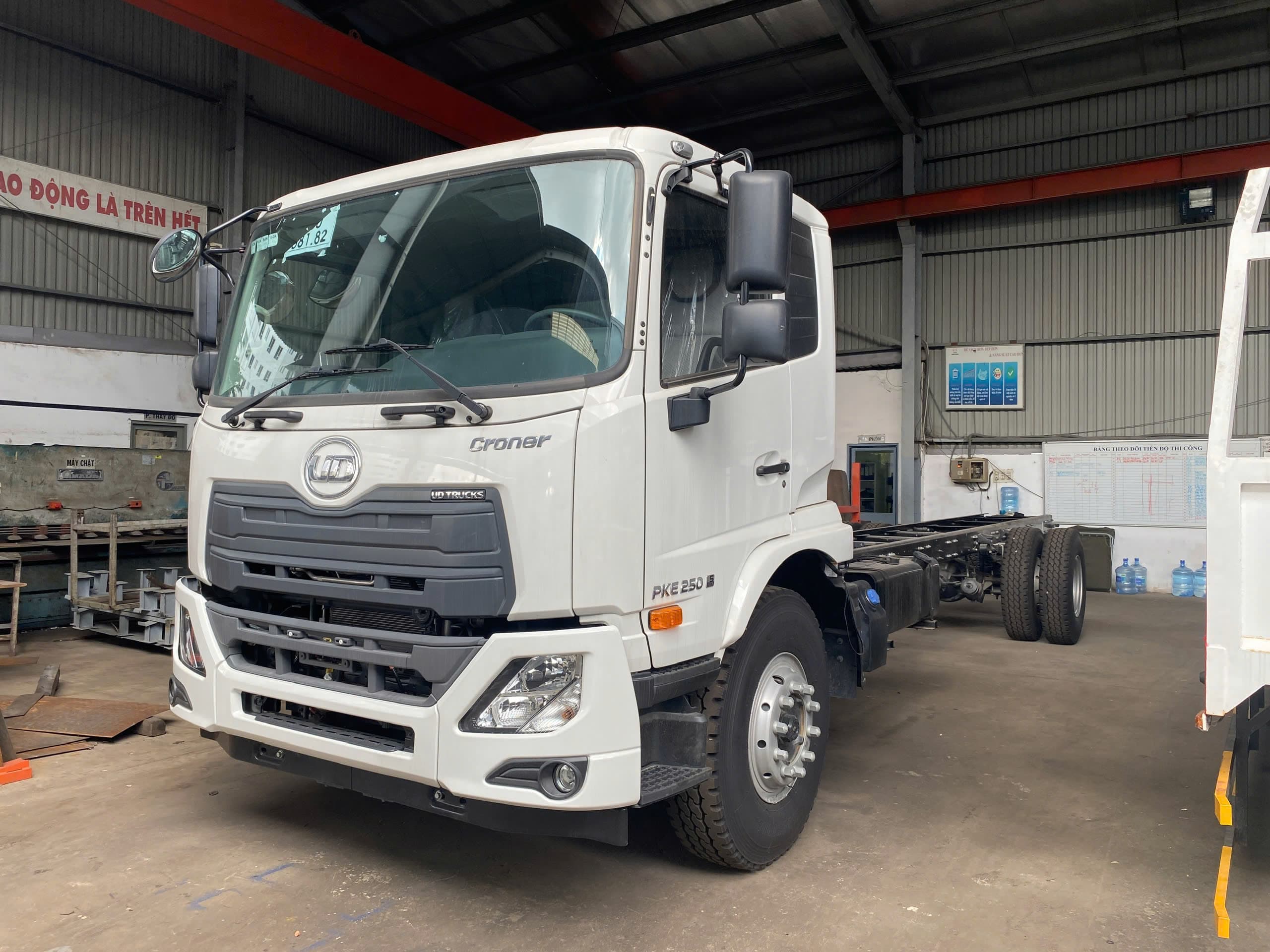 Chiếc xe tải UD TRUCKS CRONER PKE 250 có số khung JPCYA30A7NT033660 đã bị thất lạc