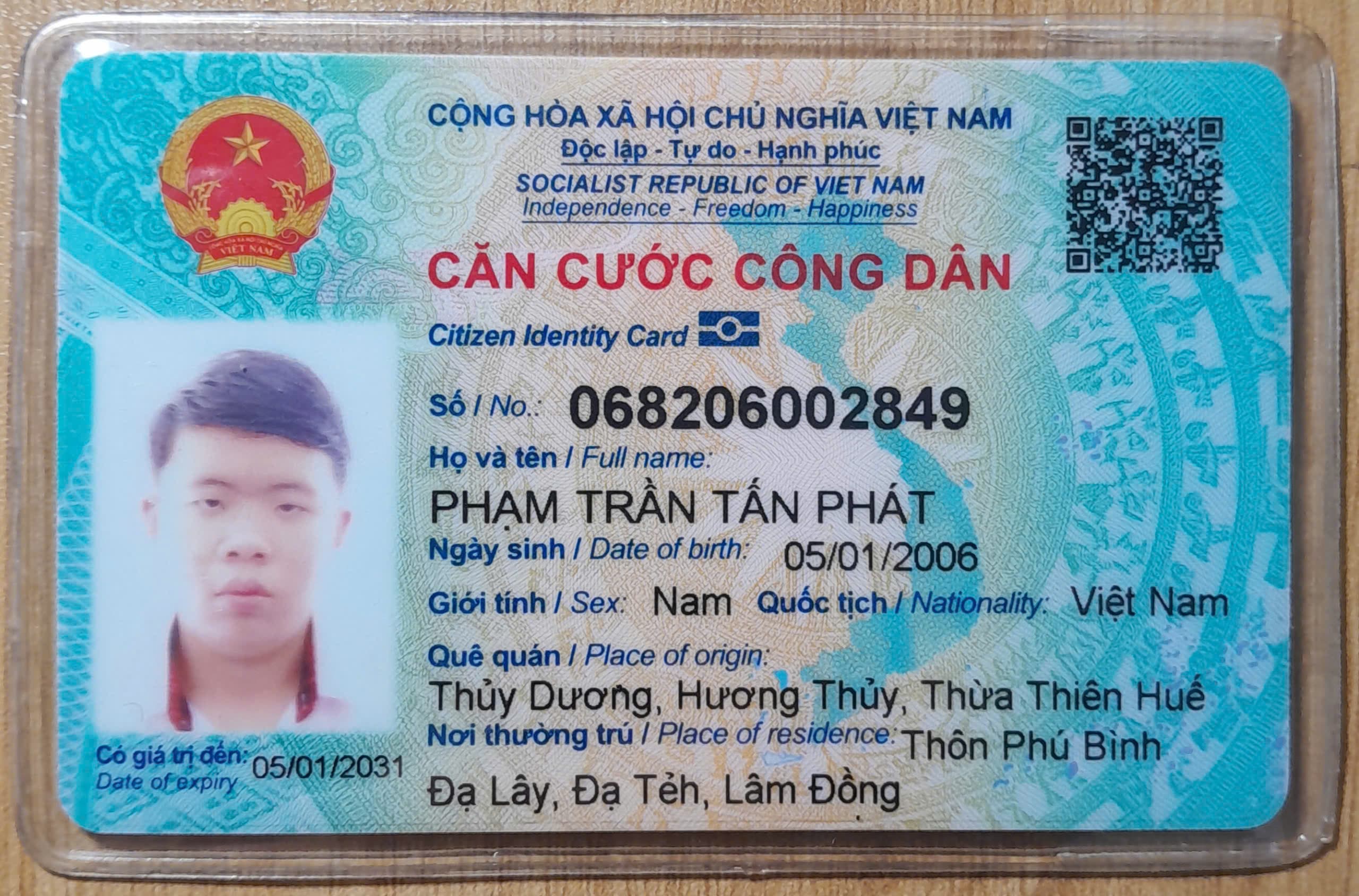 Rơi ví có nhiều giấy tờ tùy thân Phạm Trần Tấn Phát 2006