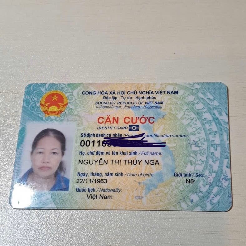 Rơi ví có giấy tờ tùy thân Nguyễn thị Thuý Nga rơi ở khu vực ngõ Thổ Quan . 