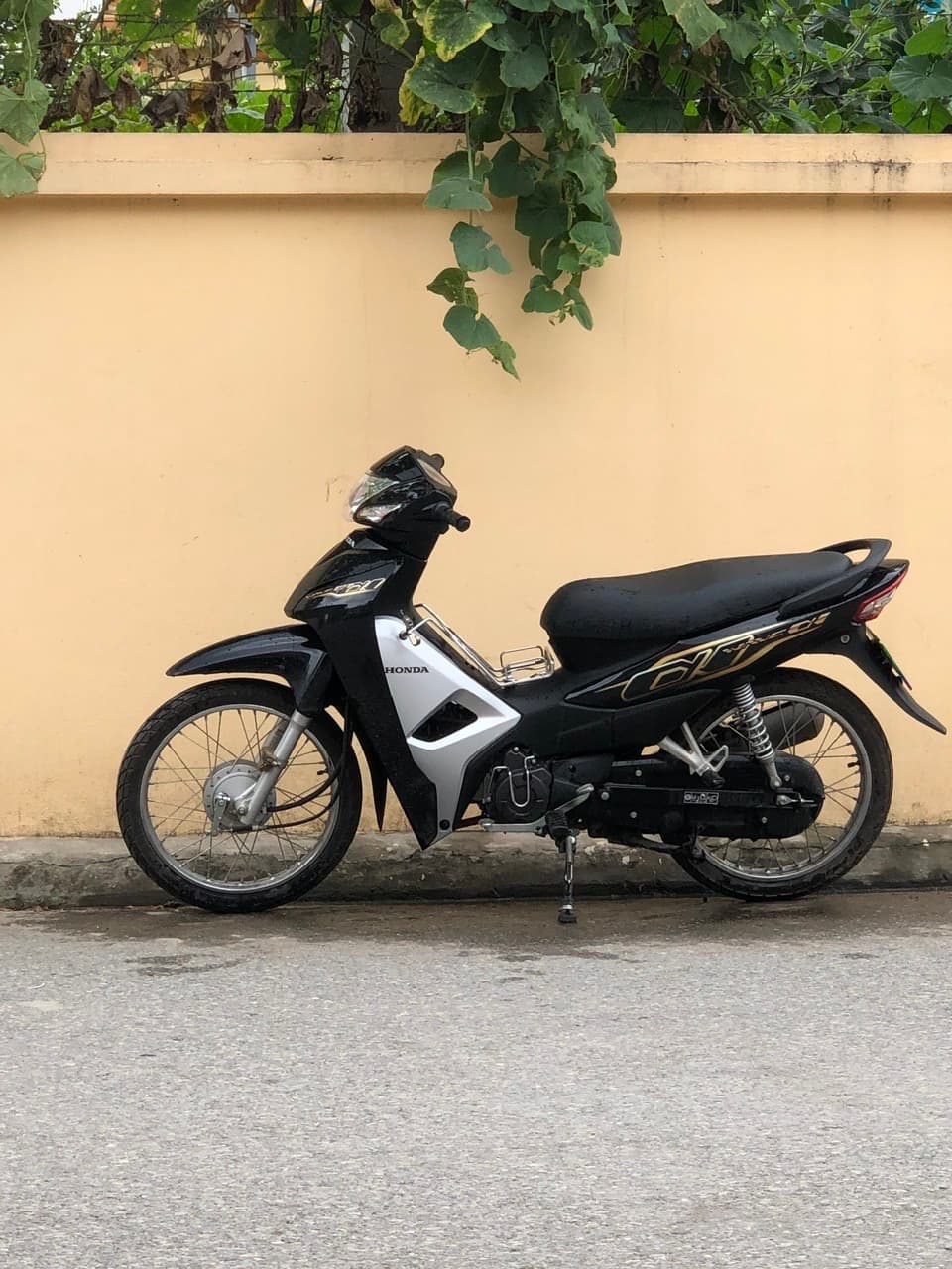 E mất Wave Alpha đen biển 29N1 935 64