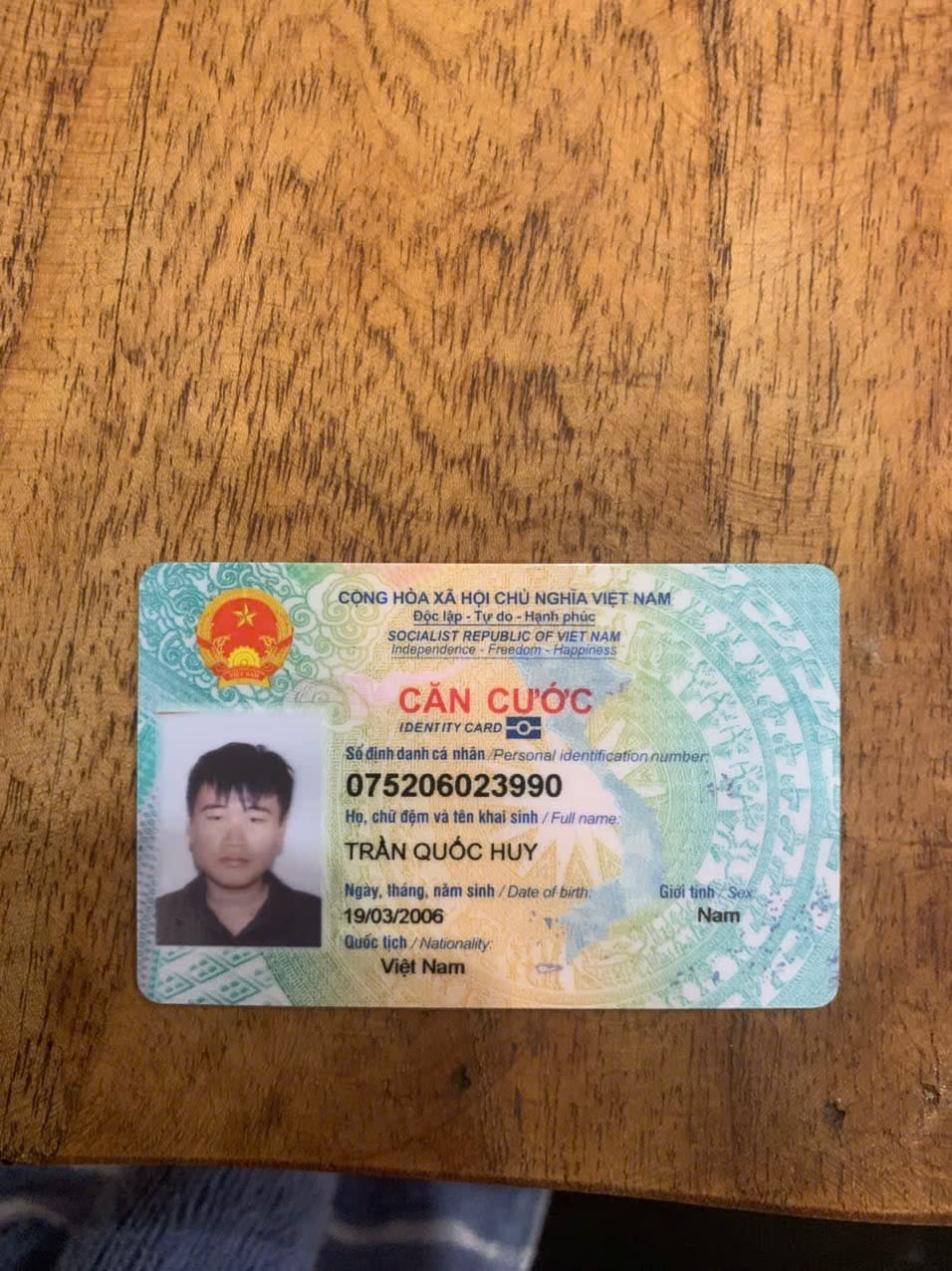 em có rơi chiếc ví từ cổng vào tây nam long khánh đến cây xăng định hường đả bị rơi mất 