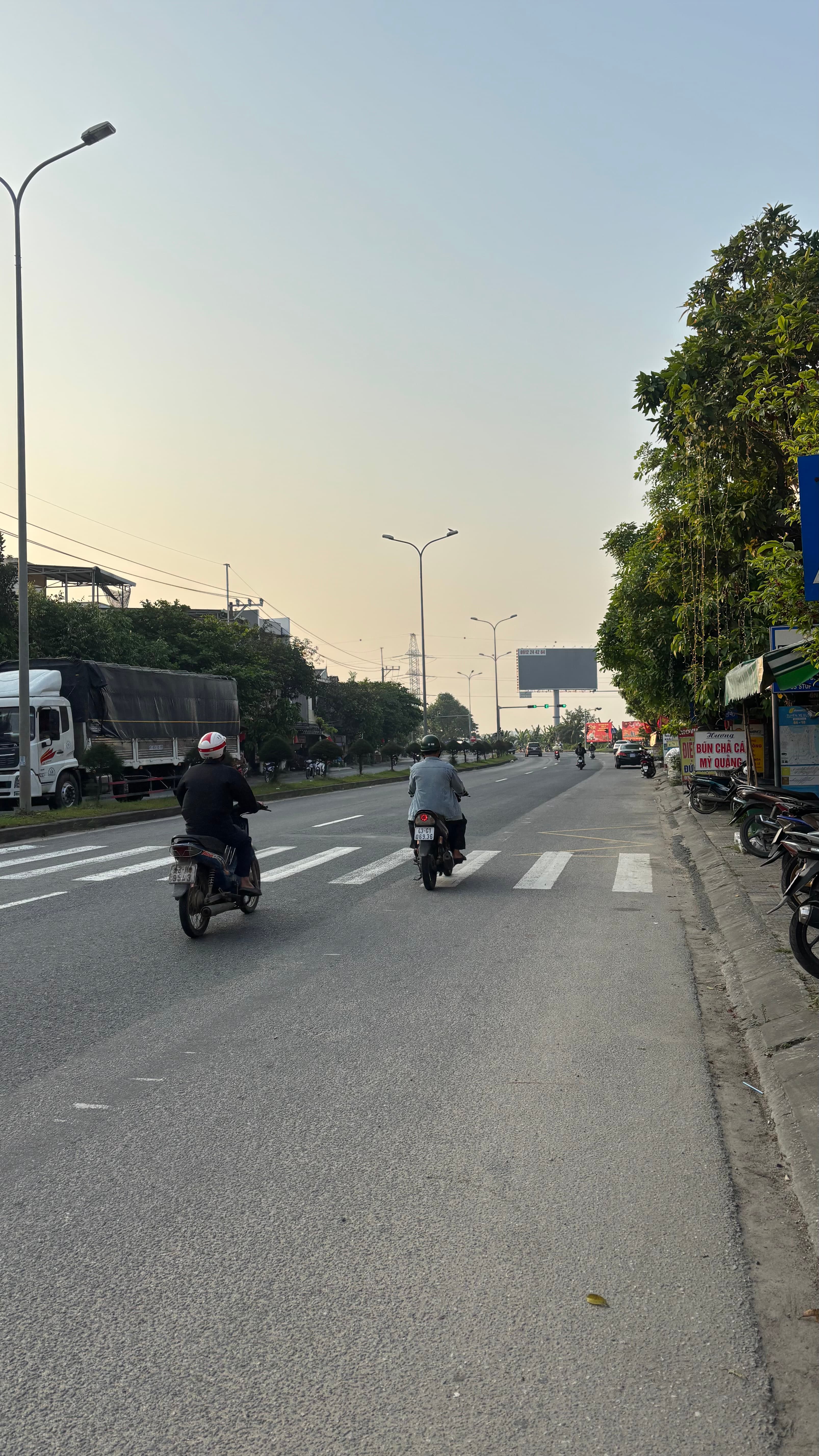 Rơi tiền tại đường Trường Chinh